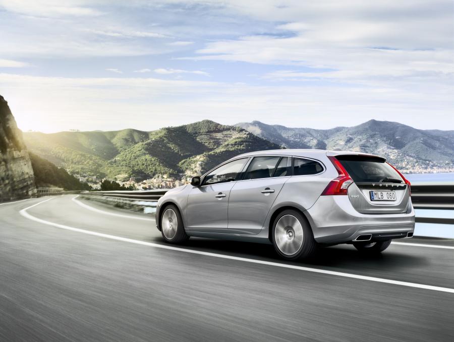  Volvo V60 2014 года  (фото 9 из 13)